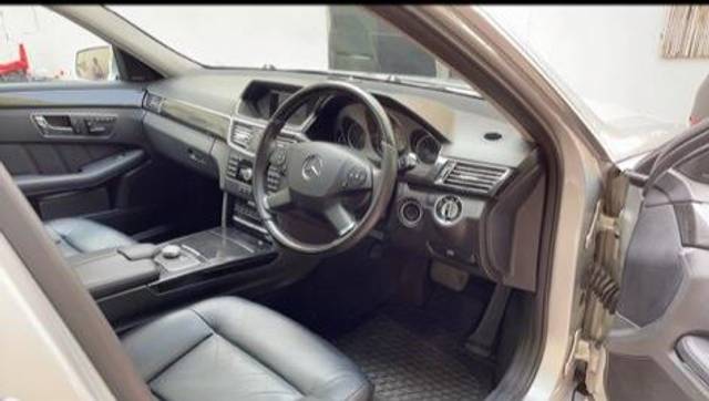 https://images10.gaadi.com/usedcar_image/3701924/original/img2927904__used_car_2927904_1701685853.jpg?imwidth=6402