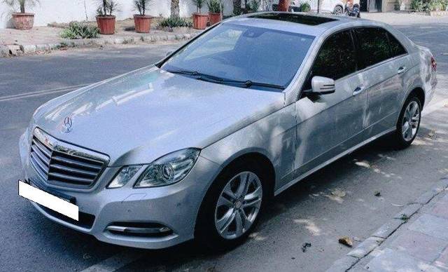 https://images10.gaadi.com/usedcar_image/3701924/original/processed_img2927904__used_car_2927904_1701685849.jpg?imwidth=6400
