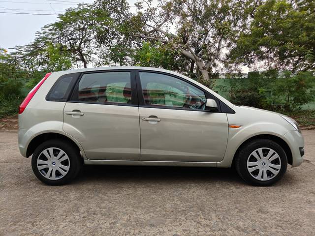 https://images10.gaadi.com/usedcar_image/3701956/original/img2927924__used_car_2927924_1701686709.jpg?imwidth=6401