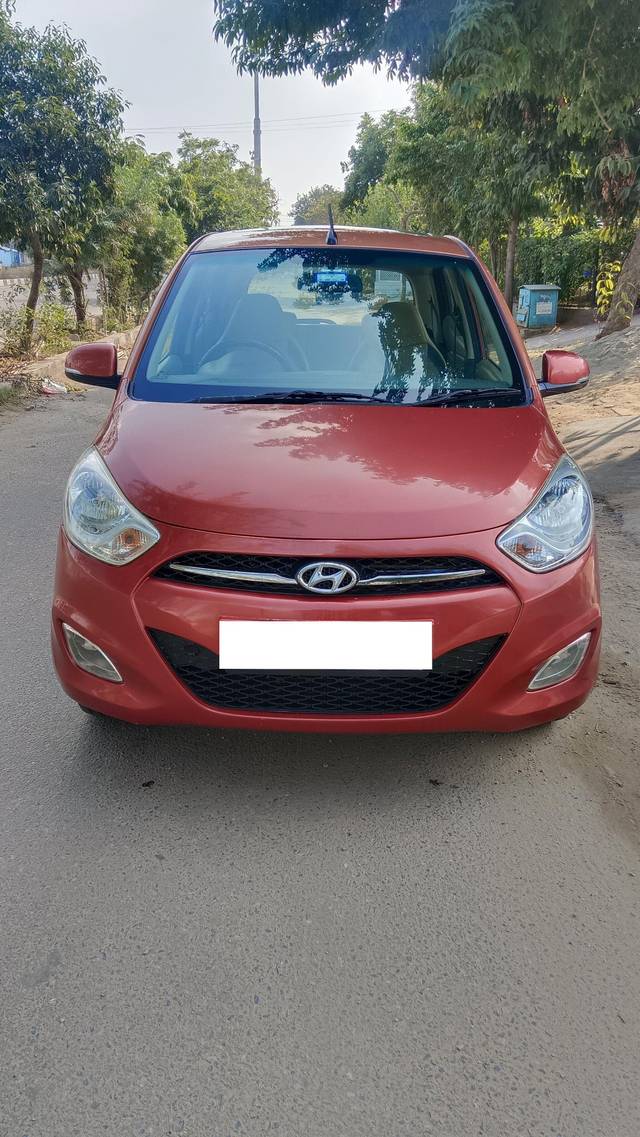 https://images10.gaadi.com/usedcar_image/3702004/original/processed_img2927945__used_car_2927945_1701688150.jpg?imwidth=6401