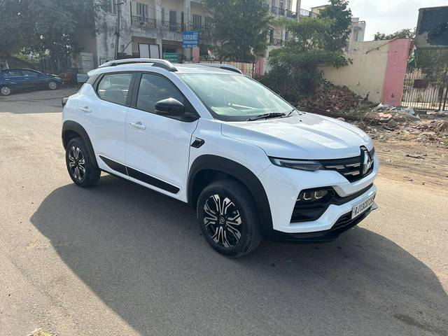https://images10.gaadi.com/usedcar_image/3702030/original/processed_img2927957__used_car_2927957_1701689032.jpg?imwidth=6402