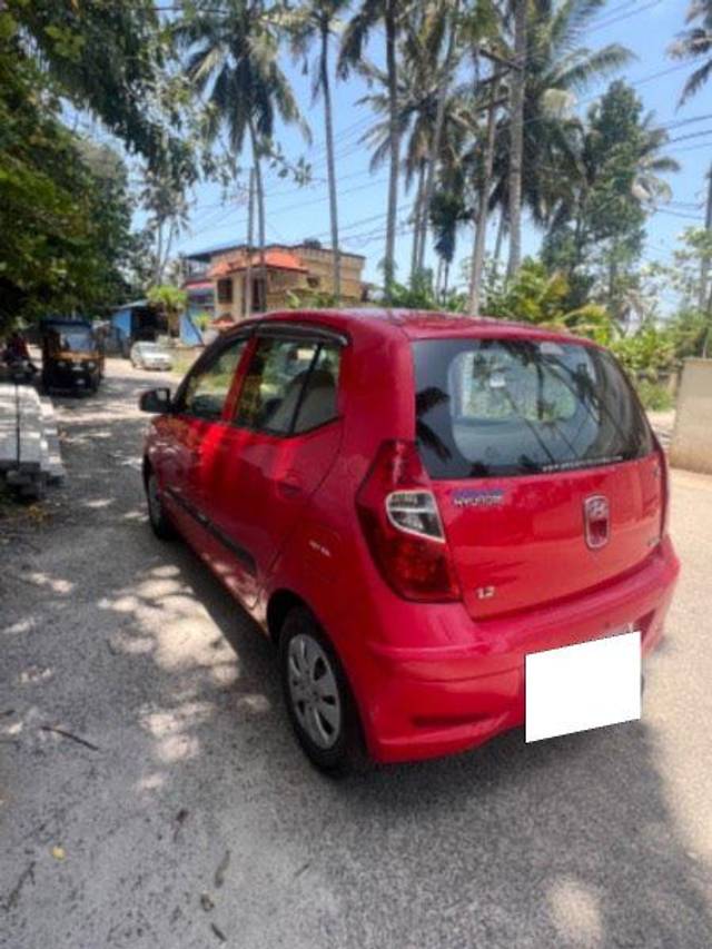 https://images10.gaadi.com/usedcar_image/3702084/original/processed_bb8ff0fa-c145-4607-9890-e91d147e4088.jpeg?imwidth=6402