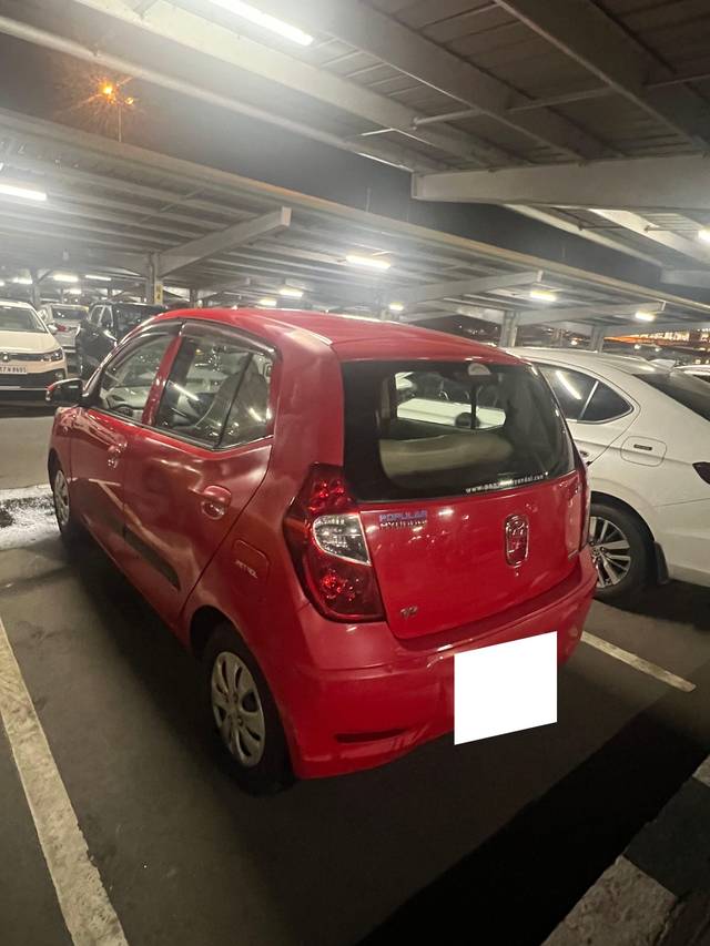 https://images10.gaadi.com/usedcar_image/3702111/original/processed_5de33ff5-7ba4-4e31-bead-22a0247b35e8.jpeg?imwidth=6402