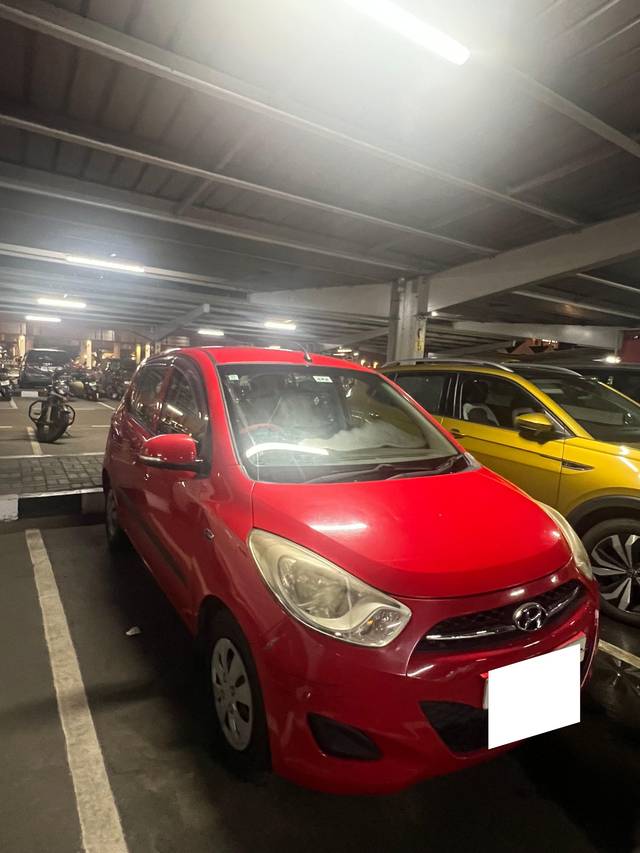 https://images10.gaadi.com/usedcar_image/3702111/original/processed_806b6d72-0a7c-40e2-8488-3b76ee2f88c9.jpeg?imwidth=6400