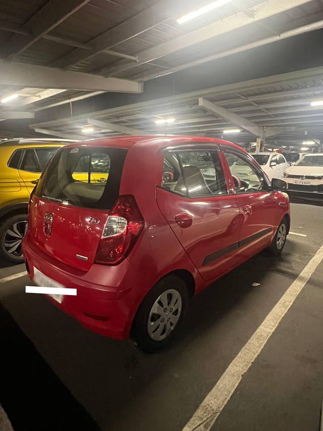 https://images10.gaadi.com/usedcar_image/3702111/original/processed_fbef8ada-8b24-4424-bd38-2a94404f0849.jpeg?imwidth=6401