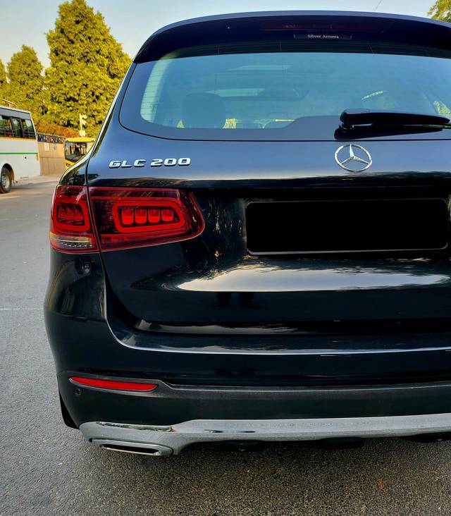 https://images10.gaadi.com/usedcar_image/3702124/original/processed_img2928026__used_car_2928026_1701691215.jpg?imwidth=6402