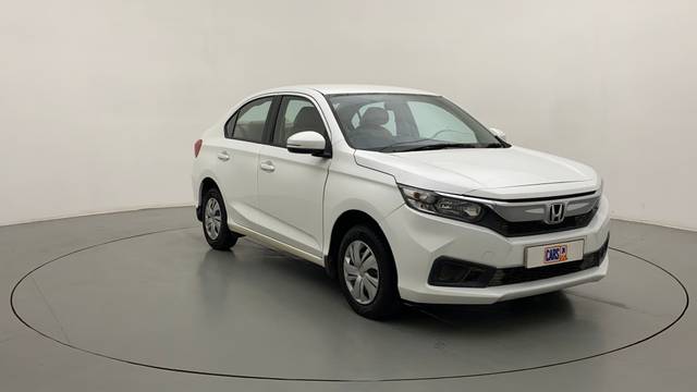 https://images10.gaadi.com/usedcar_image/3702126/original/314efc85-8e75-4604-ae67-b9e7f6469e87__44.jpg?imwidth=6400