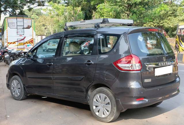 https://images10.gaadi.com/usedcar_image/3702138/original/processed_img2928035__used_car_2928035_1701691606.jpeg?imwidth=6401