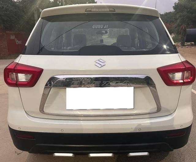https://images10.gaadi.com/usedcar_image/3702148/original/processed_img2928041__used_car_2928041_1701691991.jpg?imwidth=6401