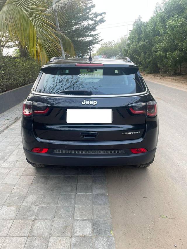 https://images10.gaadi.com/usedcar_image/3702190/original/processed_img2928066__used_car_2928066_1701693377.jpg?imwidth=6402