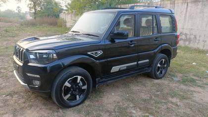 Mahindra Scorpio Classic S 11 Mahindra Scorpio Classic S 11