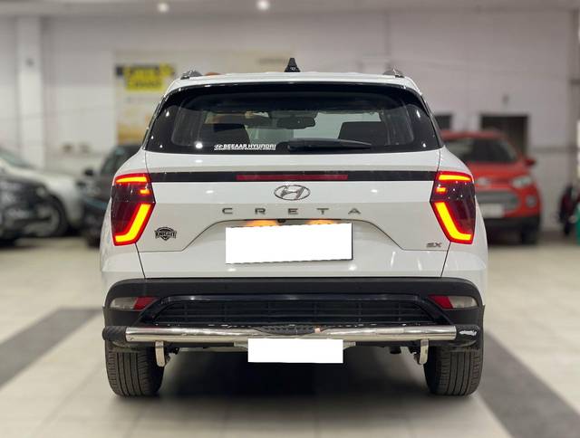 https://images10.gaadi.com/usedcar_image/3702255/original/processed_img2928097__used_car_2928097_1701695918.jpg?imwidth=6402