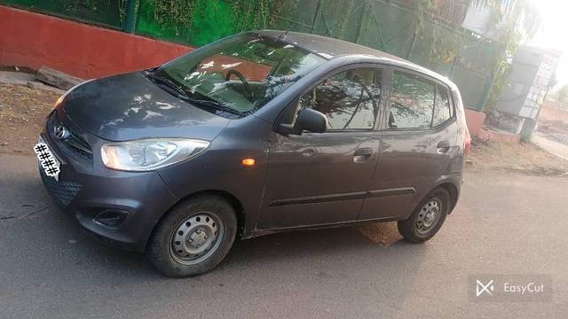 https://images10.gaadi.com/usedcar_image/3702276/original/processed_19ca43ae-6387-489e-8181-4dceacb4c705.jpg?imwidth=6402