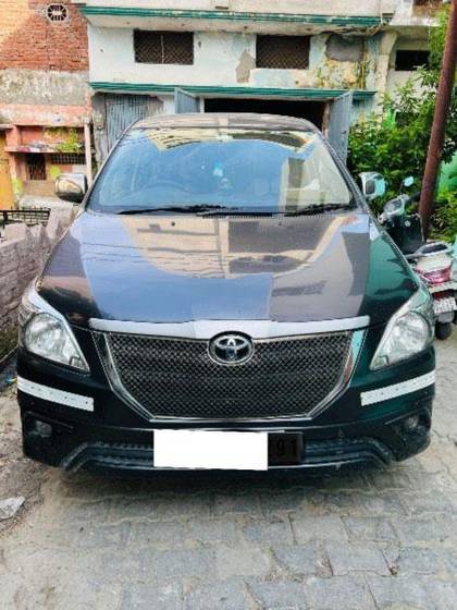 Toyota Innova 2.5 G (Diesel) 7 Seater BS IV Toyota Innova 2.5 G (Diesel) 7 Seater BS IV