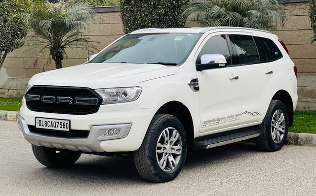 https://images10.gaadi.com/usedcar_image/3702337/original/img3702337__zz1_crop_img_65702a3285a32_1701849650.jpg?imwidth=6401