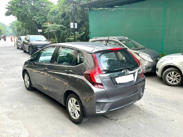 https://images10.gaadi.com/usedcar_image/3702355/original/processed_img2928126__used_car_2928126_1701700514.jpg?imwidth=6402