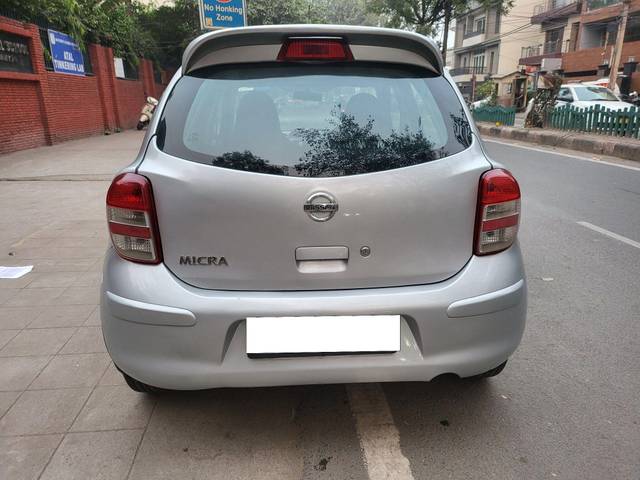 https://images10.gaadi.com/usedcar_image/3702434/original/processed_img2928137__used_car_2928137_1701705136.jpg?imwidth=6402