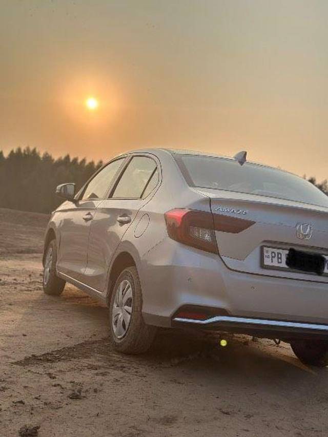 https://images10.gaadi.com/usedcar_image/3702443/original/processed_21668e91-81bd-47e4-b739-6fc22bf00e60.jpeg?imwidth=6401