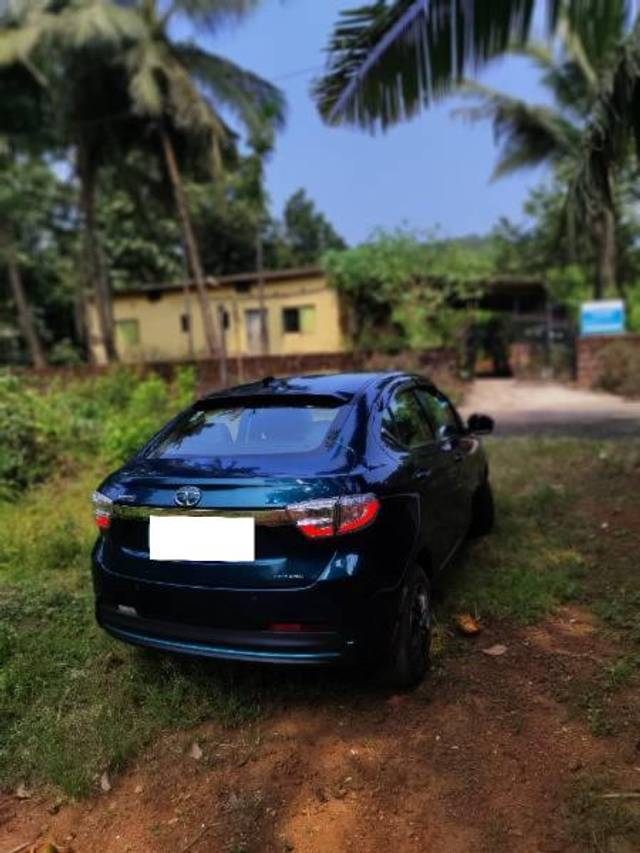 https://images10.gaadi.com/usedcar_image/3702445/original/processed_853071a4-c5fa-4acb-95a4-82130d0dabf2.jpg?imwidth=6401
