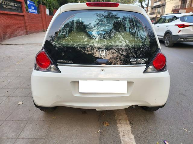 https://images10.gaadi.com/usedcar_image/3702453/original/processed_img2928139__used_car_2928139_1701706282.jpg?imwidth=6402