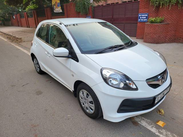 https://images10.gaadi.com/usedcar_image/3702453/original/processed_img2928139__used_car_2928139_1701706288.jpg?imwidth=6400