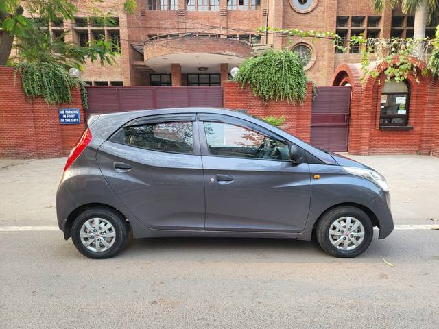 https://images10.gaadi.com/usedcar_image/3702469/original/processed_img2928142__used_car_2928142_1701707055.jpg?imwidth=6401