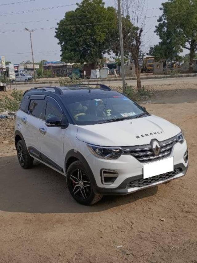 https://images10.gaadi.com/usedcar_image/3702515/original/processed_b60f1ba2-7313-4a27-b94f-1412cf746b7c.jpg?imwidth=6400