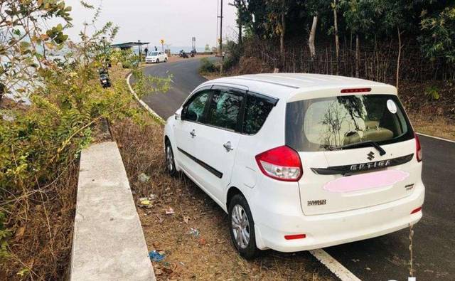 https://images10.gaadi.com/usedcar_image/3702608/original/processed_432d5ec6-0232-4610-bd54-21d8d702ad2f.jpeg?imwidth=6401