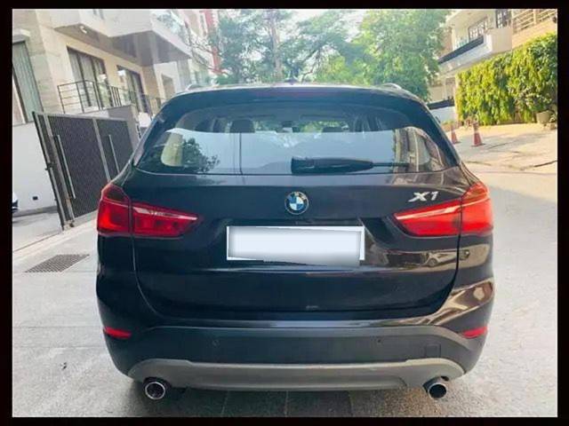 https://images10.gaadi.com/usedcar_image/3702631/original/processed_7f90e7ac-934d-4d33-9381-8ea2c308d336.jpeg?imwidth=6402