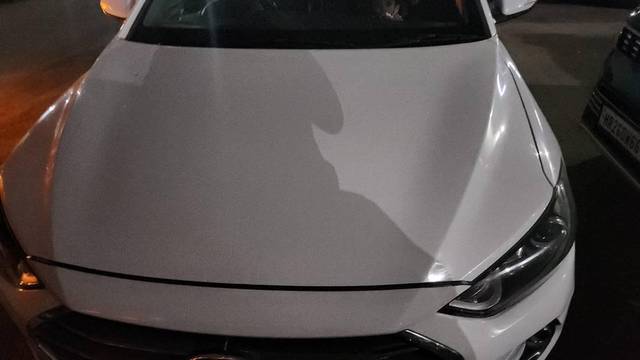 https://images10.gaadi.com/usedcar_image/3702636/original/processed_74febf0a-d34e-49ce-8530-6768d0658803.jpeg?imwidth=6402