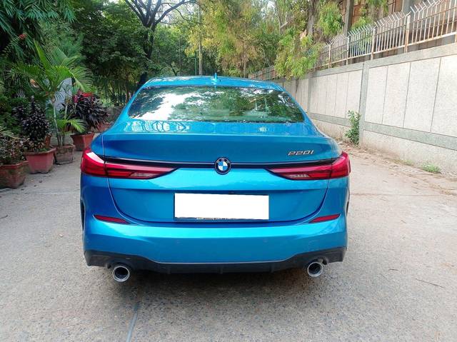 https://images10.gaadi.com/usedcar_image/3702775/original/processed_img2928174__used_car_2928174_1701749823.jpg?imwidth=6402