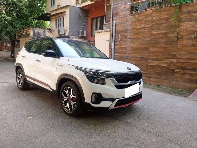 https://images10.gaadi.com/usedcar_image/3702787/original/processed_img2928177__used_car_2928177_1701756577.jpg?imwidth=6400
