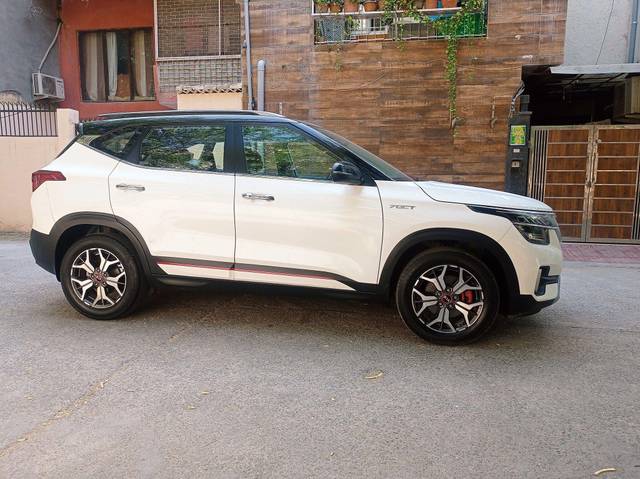 https://images10.gaadi.com/usedcar_image/3702787/original/processed_img2928177__used_car_2928177_1701756584.jpg?imwidth=6401