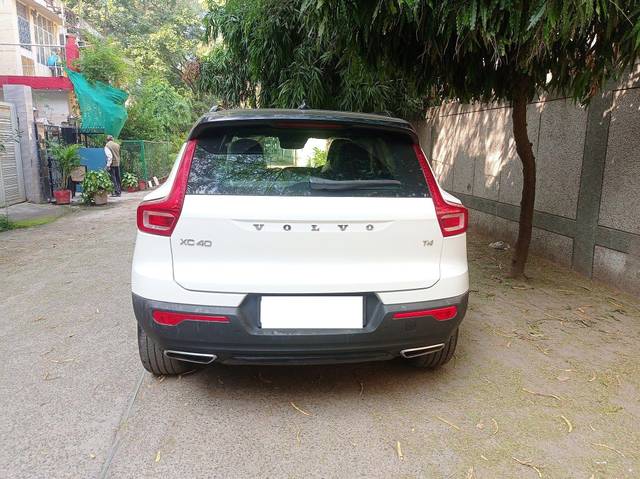 https://images10.gaadi.com/usedcar_image/3702792/original/processed_img2928178__used_car_2928178_1701756506.jpg?imwidth=6401