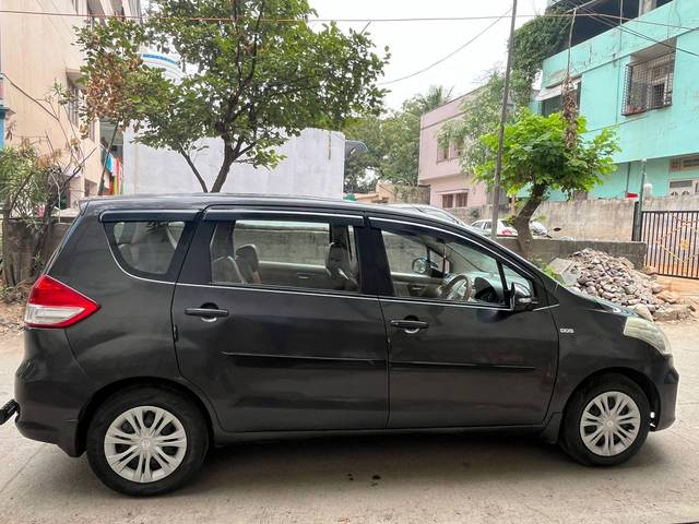 https://images10.gaadi.com/usedcar_image/3702828/original/processed_img2928190__used_car_2928190_1701751988.jpg?imwidth=6402