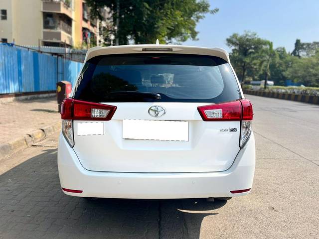 https://images10.gaadi.com/usedcar_image/3702929/original/processed_img2928224__usedcar_whatsappimage2023_12_04at125650pm_1401701756034_1701756063.jpeg?imwidth=6401