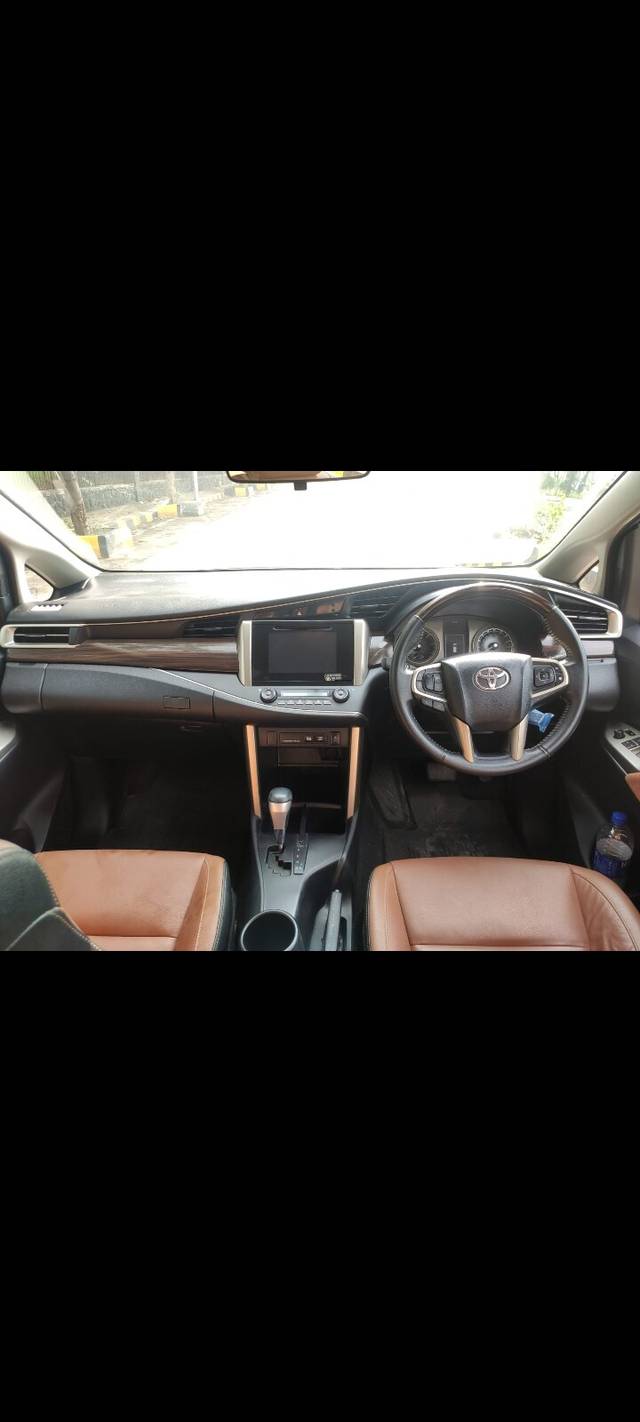 https://images10.gaadi.com/usedcar_image/3702938/original/img2928229__used_car_2928229_1701756431.jpg?imwidth=6402