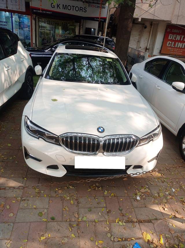 https://images10.gaadi.com/usedcar_image/3702955/original/processed_img2928237__used_car_2928237_1702192065.jpg?imwidth=6402