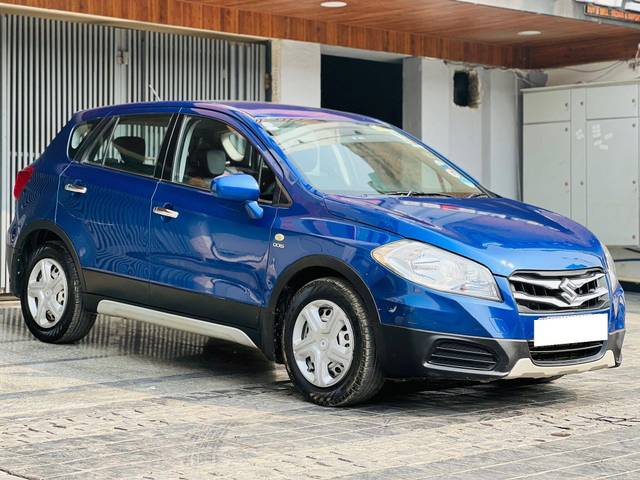 https://images10.gaadi.com/usedcar_image/3702957/original/processed_img2928239__used_car_2928239_1701756986.jpg?imwidth=6400