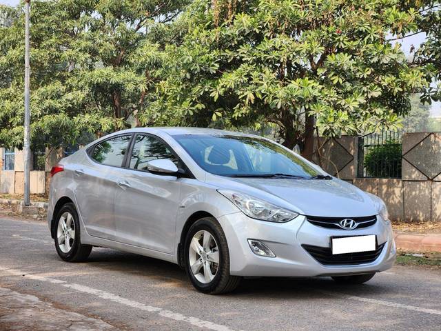 https://images10.gaadi.com/usedcar_image/3702965/original/processed_img2928245__used_car_2928245_1701757315.jpg?imwidth=6400