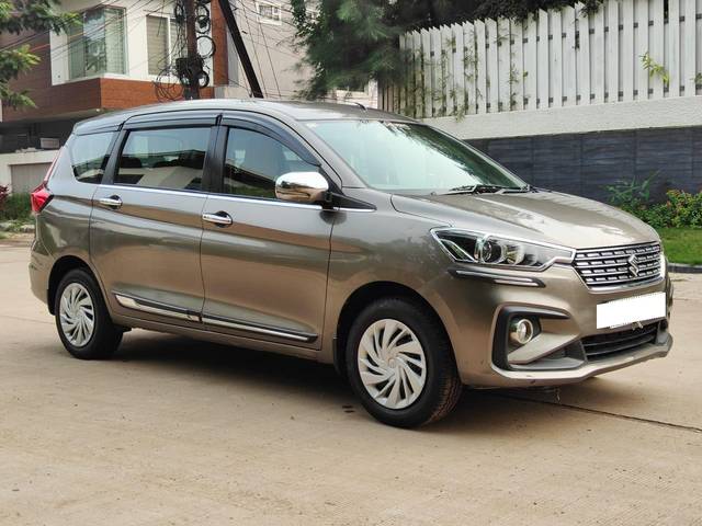 https://images10.gaadi.com/usedcar_image/3702967/original/processed_img2928247__used_car_2928247_1701757523.jpg?imwidth=6400
