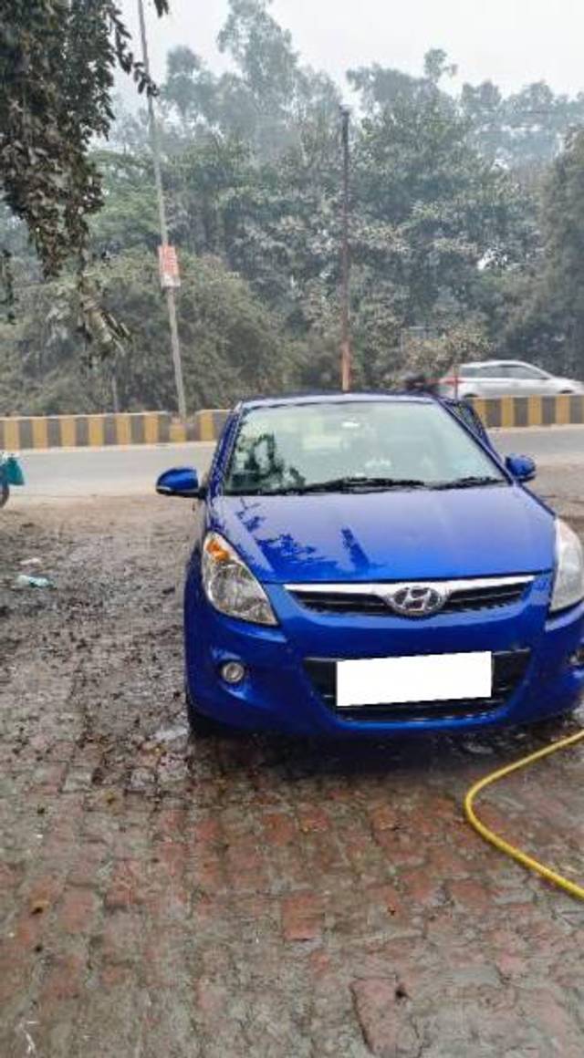 https://images10.gaadi.com/usedcar_image/3702994/original/processed_8af35f35-8682-4354-bb30-20502e66a71e.jpg?imwidth=6400