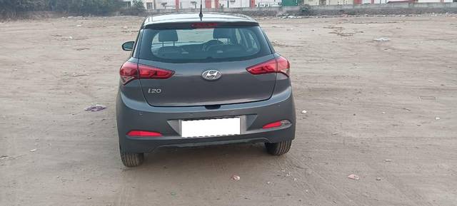 https://images10.gaadi.com/usedcar_image/3703007/original/processed_img2928273__used_car_2928273_1701758280.jpg?imwidth=6402