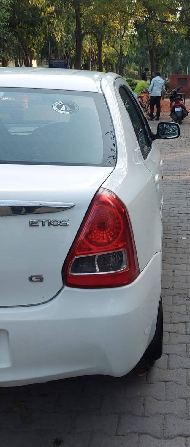 https://images10.gaadi.com/usedcar_image/3703042/original/processed_img2928287__used_car_2928287_1701759769.jpg?imwidth=6401