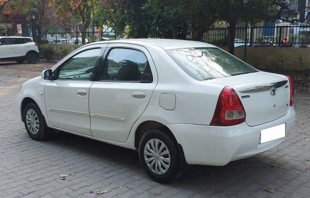 https://images10.gaadi.com/usedcar_image/3703042/original/processed_img2928287__used_car_2928287_1701759772.jpg?imwidth=6402