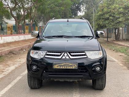 Mitsubishi Pajero Sport 4X2 AT Mitsubishi Pajero Sport 4X2 AT