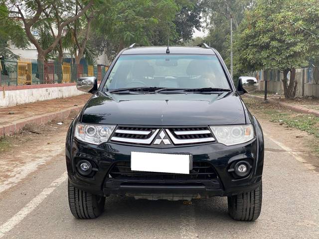 https://images10.gaadi.com/usedcar_image/3703083/original/processed_img2928301__used_car_2928301_1701760885.jpg?imwidth=6400