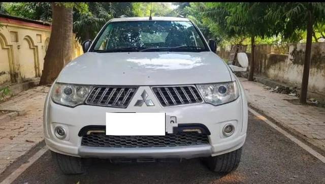 https://images10.gaadi.com/usedcar_image/3703090/original/processed_img2928305__used_car_2928305_1701761019.jpg?imwidth=6401