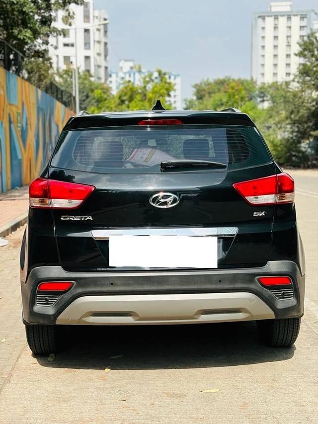 https://images10.gaadi.com/usedcar_image/3703102/original/processed_img2928312__used_car_2928312_1701761422.jpg?imwidth=6402