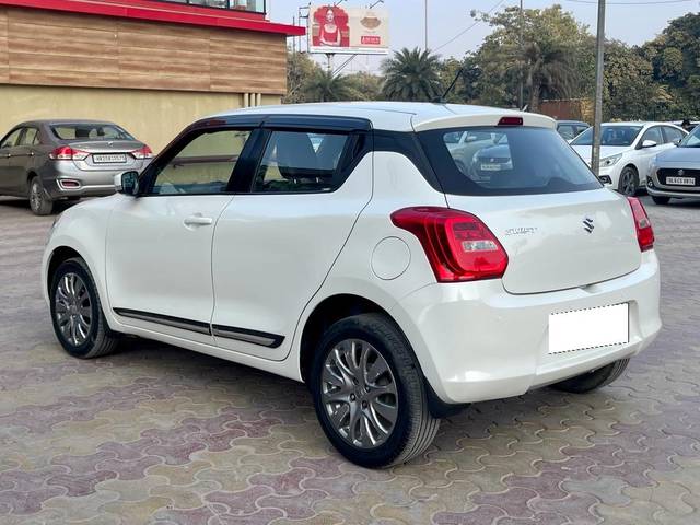 https://images10.gaadi.com/usedcar_image/3703152/original/processed_img2928342__used_car_2928342_1701762994.jpg?imwidth=6402